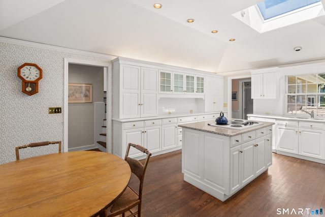 39 Old Studio Road, New Canaan, CT 06840