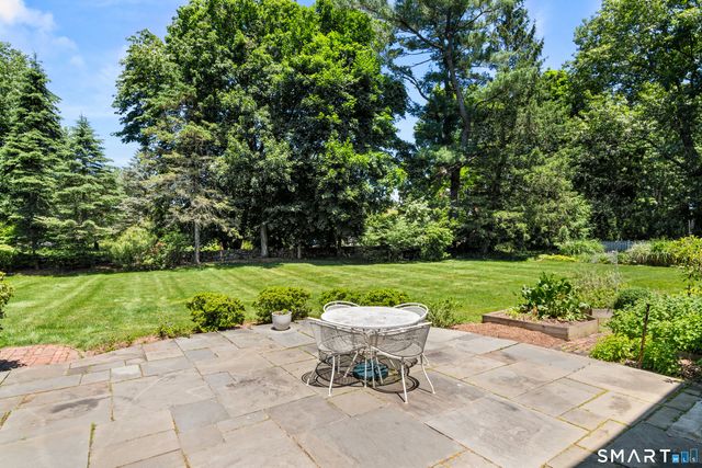 39 Old Studio Road, New Canaan, CT 06840
