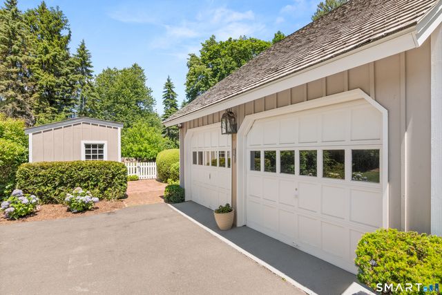 39 Old Studio Road, New Canaan, CT 06840