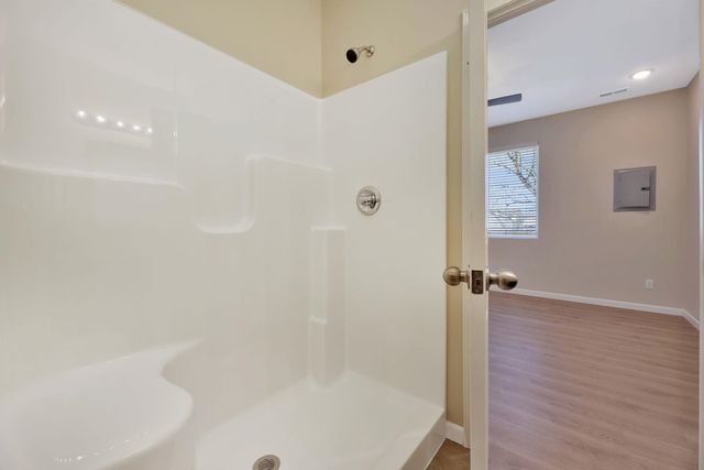 2401 S Wheatland Ct, Wichita, KS 67235