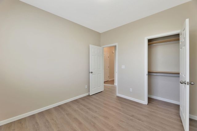 2401 S Wheatland Ct, Wichita, KS 67235