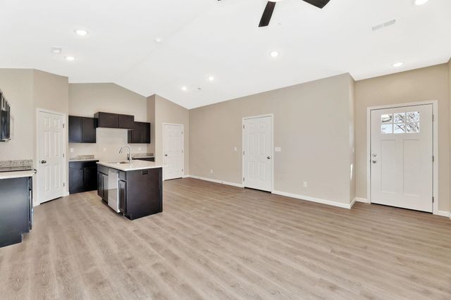 2401 S Wheatland Ct, Wichita, KS 67235