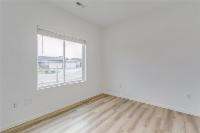 2401 S Wheatland Ct, Wichita, KS 67235