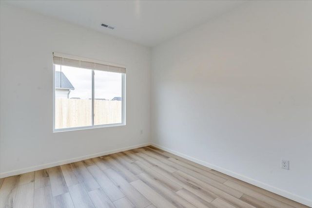 2401 S Wheatland Ct, Wichita, KS 67235