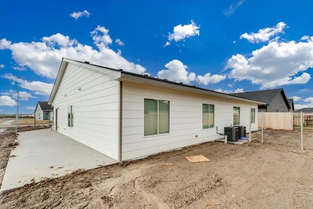 2401 S Wheatland Ct, Wichita, KS 67235