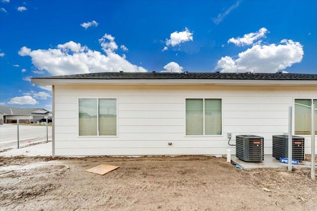 2401 S Wheatland Ct, Wichita, KS 67235