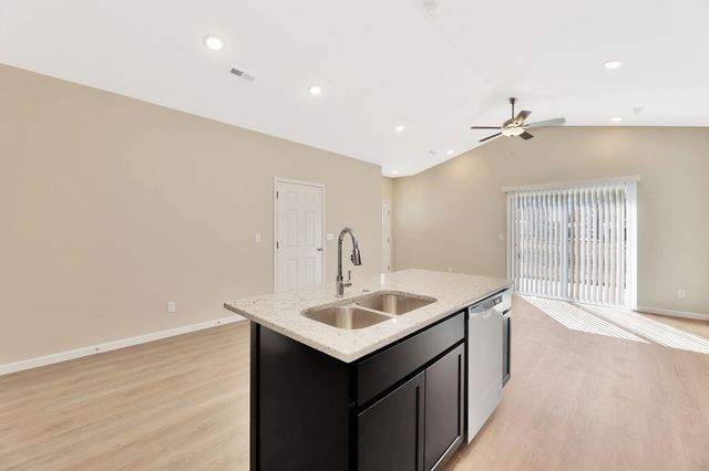 2401 S Wheatland Ct, Wichita, KS 67235