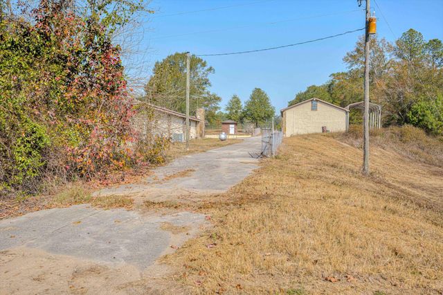 5974 Deans Bridge Road, Blythe, GA 30805