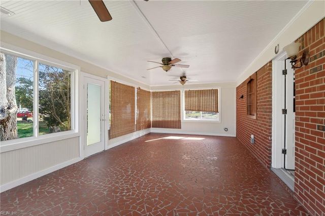 500 Greenway DR, Chesapeake, VA 23322