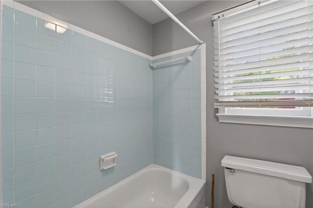 500 Greenway DR, Chesapeake, VA 23322