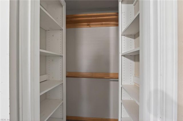 500 Greenway DR, Chesapeake, VA 23322