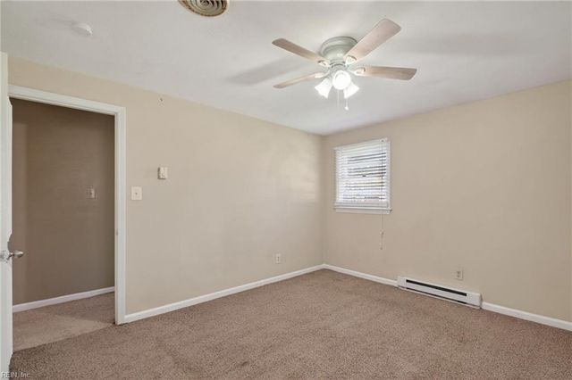 500 Greenway DR, Chesapeake, VA 23322