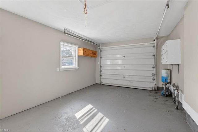 500 Greenway DR, Chesapeake, VA 23322