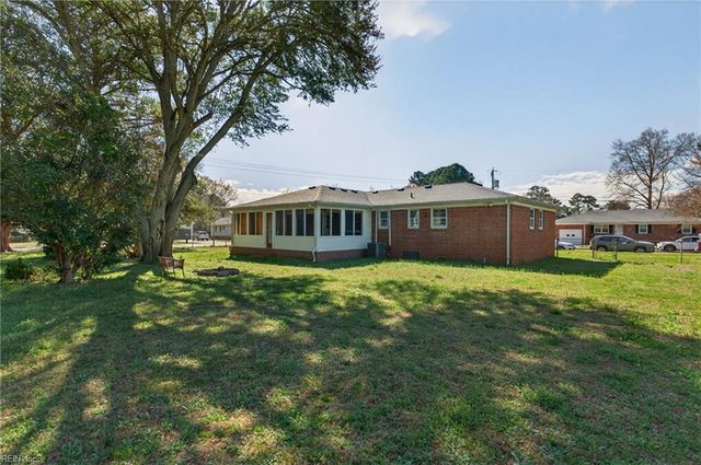 500 Greenway DR, Chesapeake, VA 23322