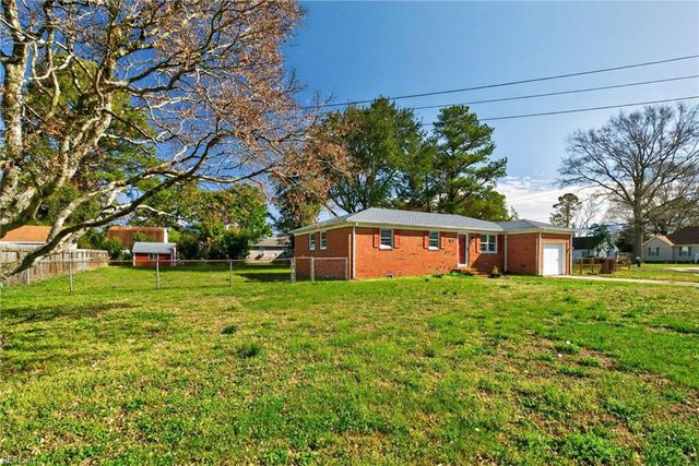 500 Greenway DR, Chesapeake, VA 23322