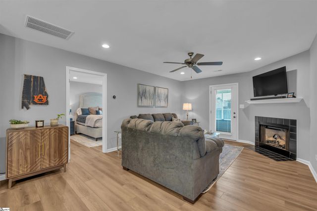 405 Santa Fe Road, Moore, SC 29369