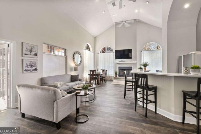 3086 Chastain Park Court NE, Atlanta, GA 30342