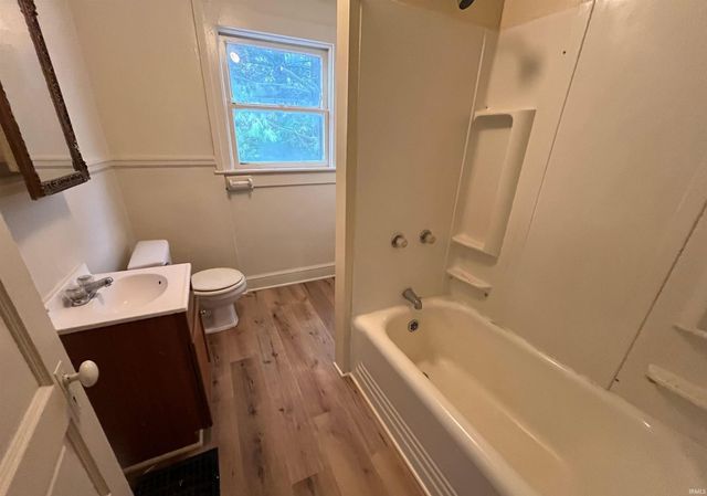 2130 Broadway, Fort Wayne, IN 46802