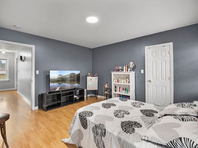 39 Centre St, Lynn, MA 01905