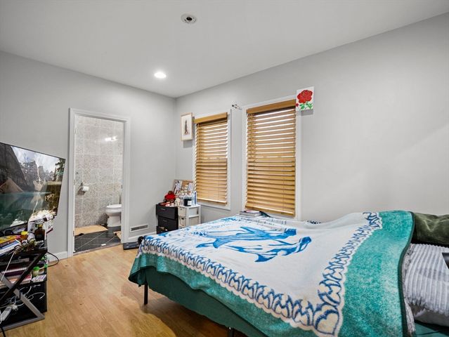 39 Centre St, Lynn, MA 01905