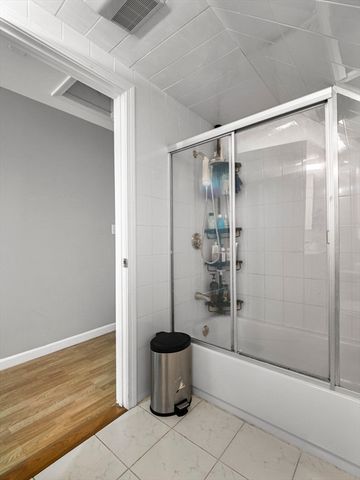 39 Centre St, Lynn, MA 01905