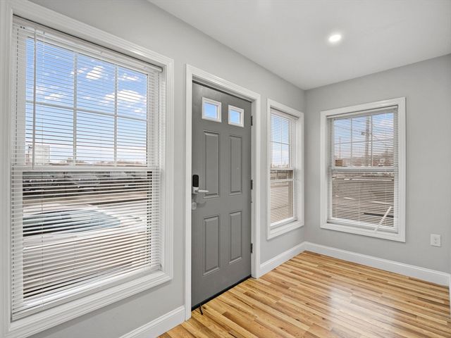 39 Centre St, Lynn, MA 01905