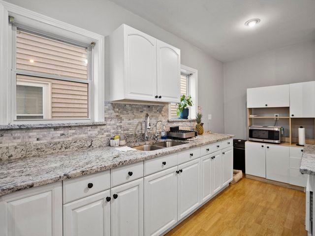 39 Centre St, Lynn, MA 01905