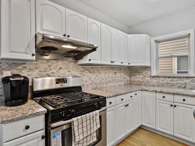 39 Centre St, Lynn, MA 01905