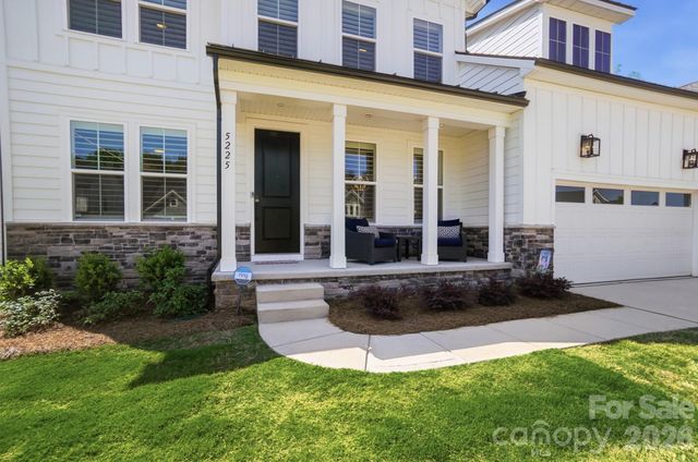 5225 Glenwalk Drive, Charlotte, NC 28269