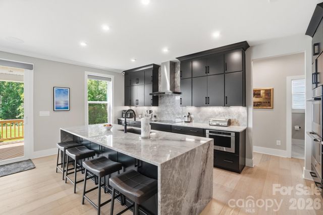 5225 Glenwalk Drive, Charlotte, NC 28269