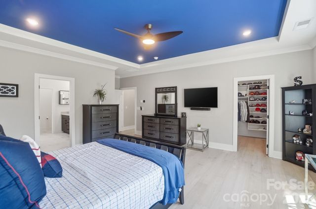5225 Glenwalk Drive, Charlotte, NC 28269