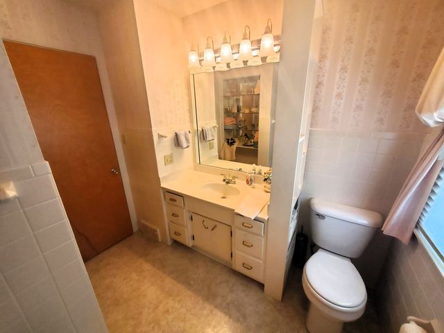 3500 12th Street, East Moline, IL 61244