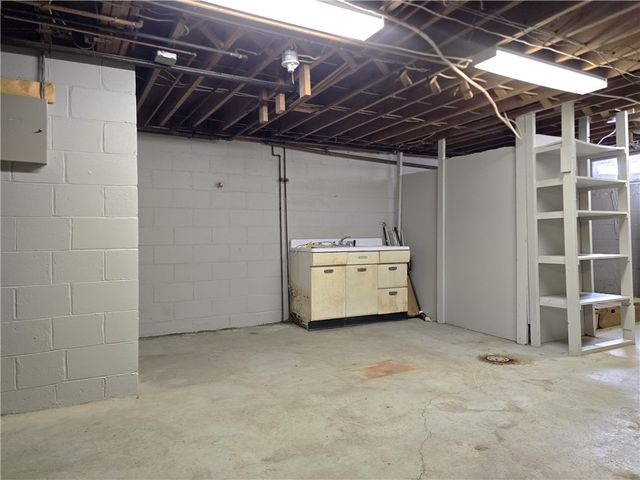 770 Pittsburgh Rd, Penn Twp, PA 16002