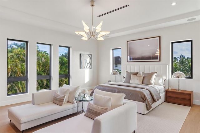 450 NE Spanish Court, Boca Raton, FL 33432