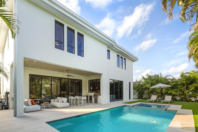 450 NE Spanish Court, Boca Raton, FL 33432