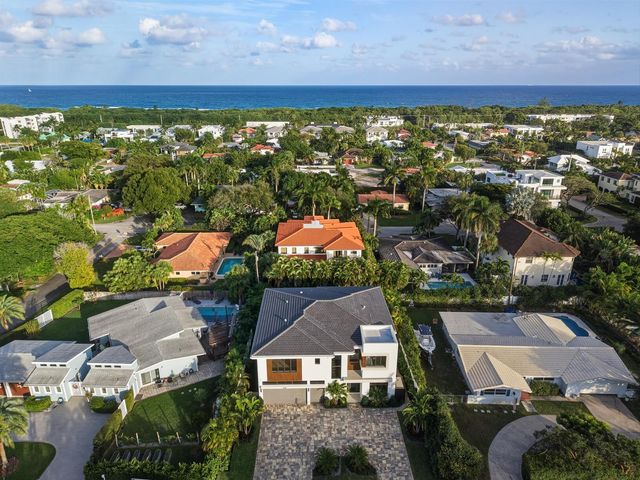 450 NE Spanish Court, Boca Raton, FL 33432