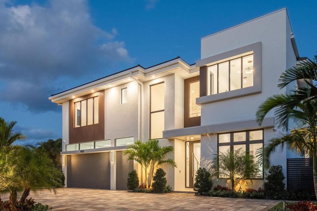 450 NE Spanish Court, Boca Raton, FL 33432