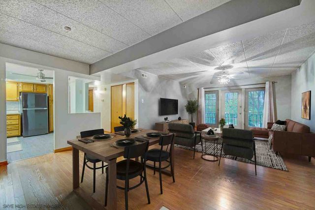 18315 Burnham Avenue 204, Lansing, IL 60438