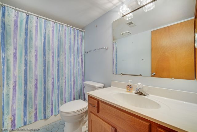 18315 Burnham Avenue 204, Lansing, IL 60438