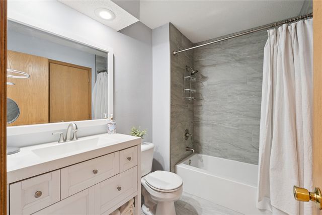 356 NW Georgetown Boulevard, Ankeny, IA 50023