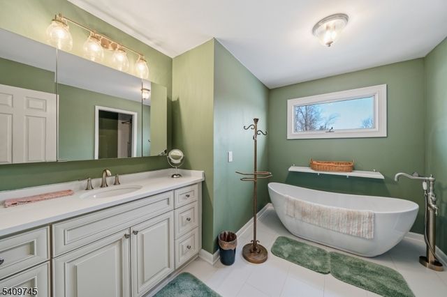 4 Santina Court, Lawrence Twp., NJ 08648