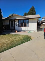 21 Carpenter Place, Pueblo, CO 81001