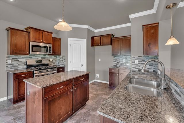 4457 W Wales Drive, Fayetteville, AR 72704