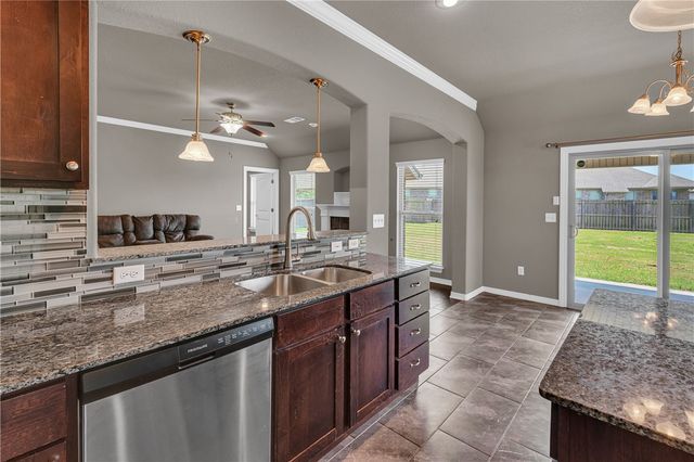 4457 W Wales Drive, Fayetteville, AR 72704