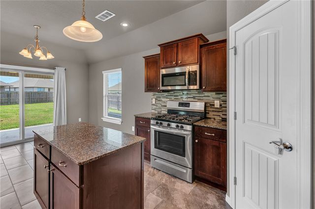 4457 W Wales Drive, Fayetteville, AR 72704