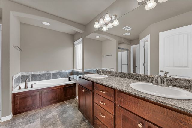 4457 W Wales Drive, Fayetteville, AR 72704