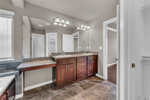 4457 W Wales Drive, Fayetteville, AR 72704