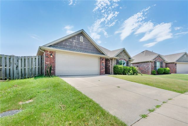 4457 W Wales Drive, Fayetteville, AR 72704