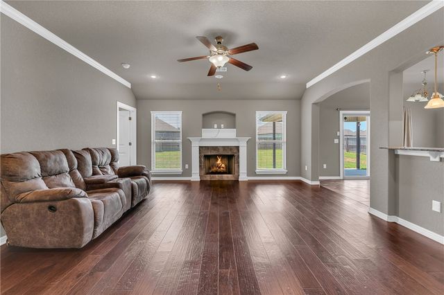 4457 W Wales Drive, Fayetteville, AR 72704