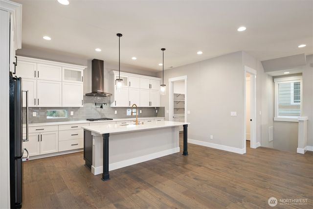 13025 75TH Place S, Seattle, WA 98178